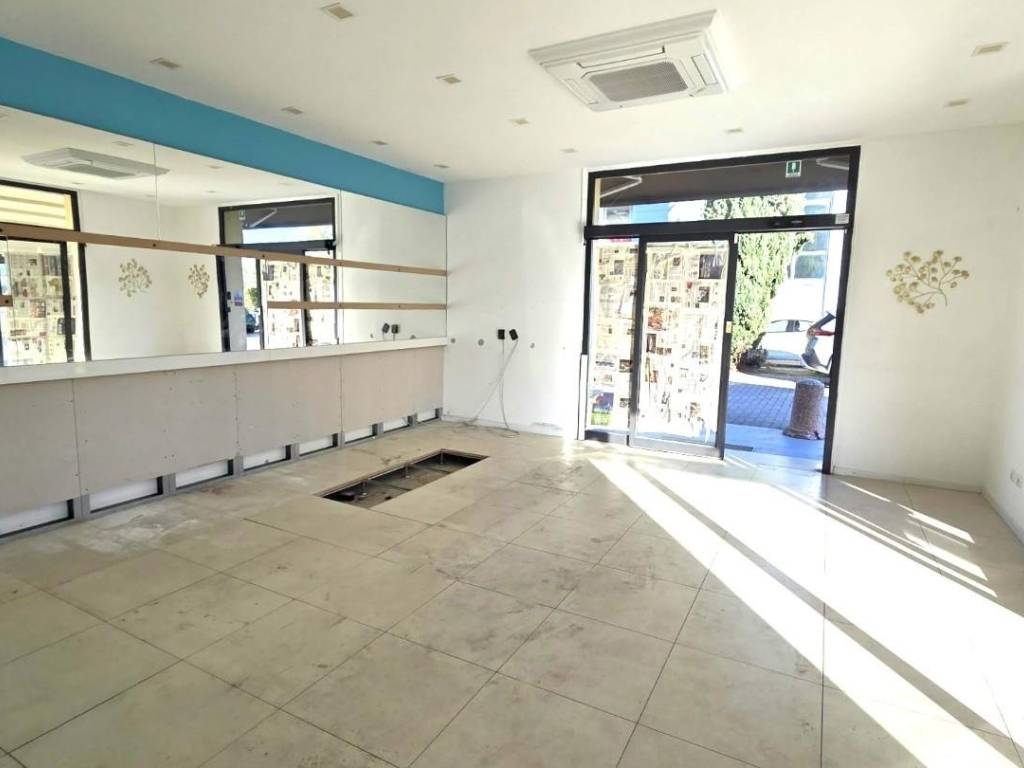 locale commerciale in affitto a Capannori in zona Marlia
