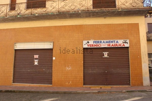 locale commerciale in affitto a Castelnuovo di Garfagnana