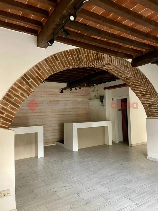 negozio in affitto a Castelnuovo di Garfagnana