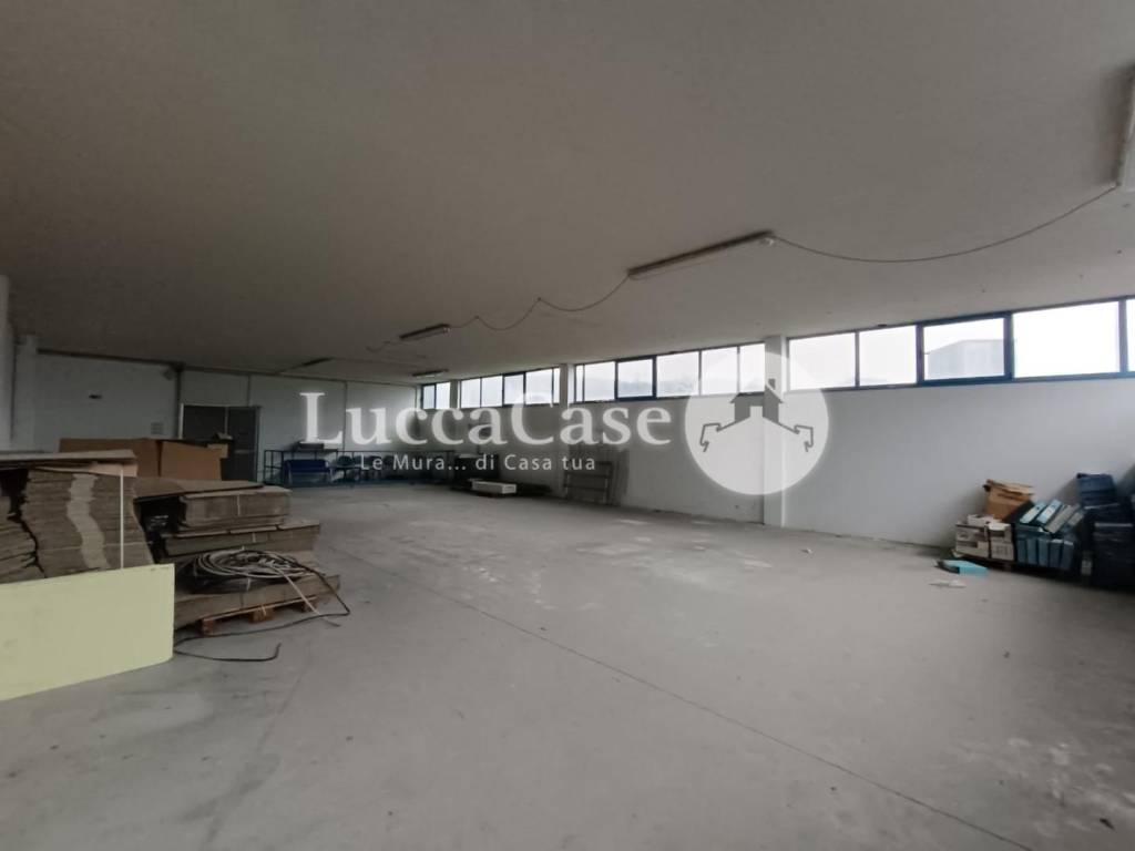 locale commerciale in affitto a Coreglia Antelminelli in zona Piano di Coreglia