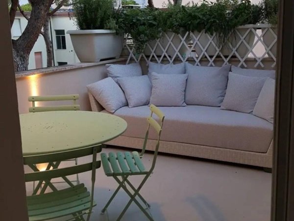 appartamento in affitto a Forte dei Marmi in zona Vittoria Apuana