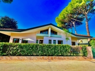 casa indipendente in affitto a Forte dei Marmi in zona Vittoria Apuana