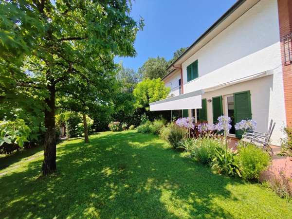 casa indipendente in affitto a Forte dei Marmi in zona Vittoria Apuana