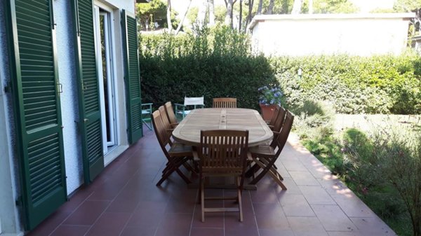 casa indipendente in affitto a Forte dei Marmi in zona Vittoria Apuana