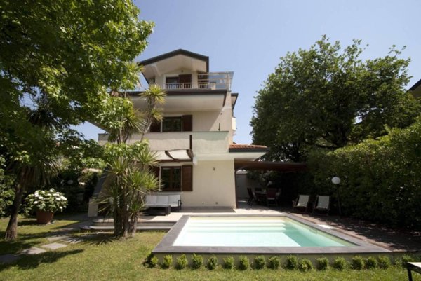 casa indipendente in affitto a Forte dei Marmi