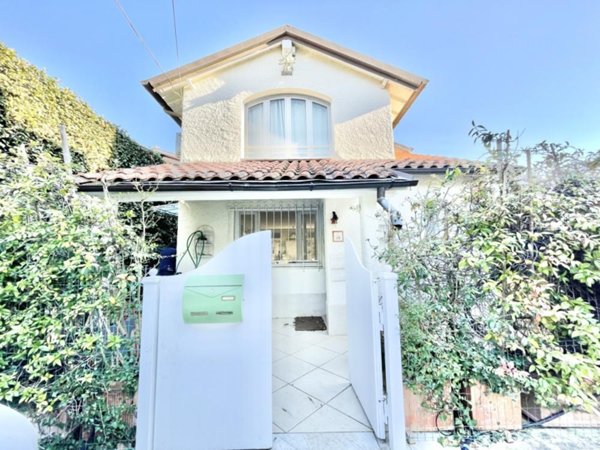 casa indipendente in affitto a Forte dei Marmi