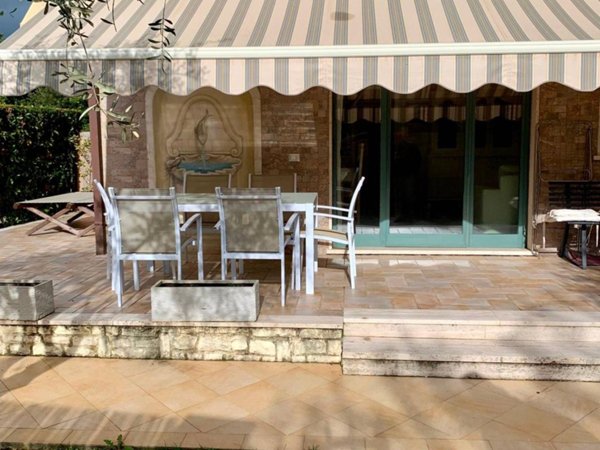casa indipendente in affitto a Forte dei Marmi in zona Vittoria Apuana