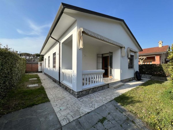 casa indipendente in affitto a Forte dei Marmi