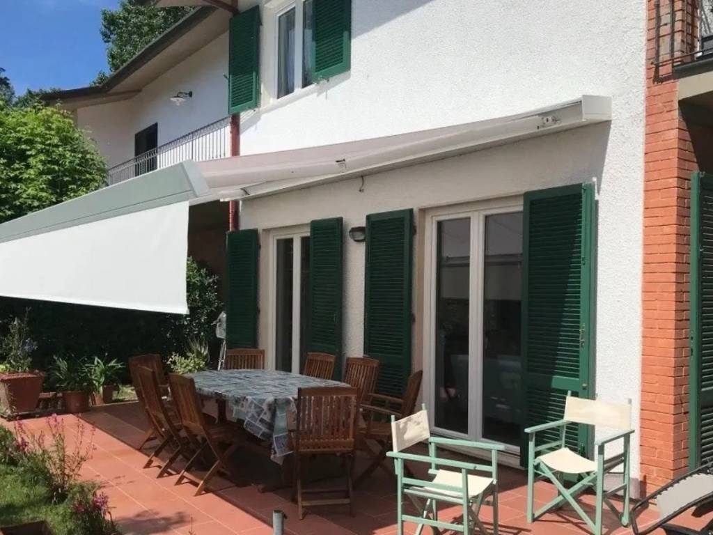 casa indipendente in affitto a Forte dei Marmi in zona Vittoria Apuana