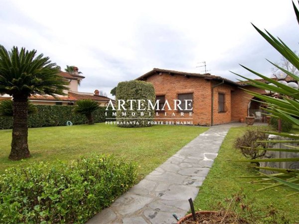 casa indipendente in affitto a Forte dei Marmi