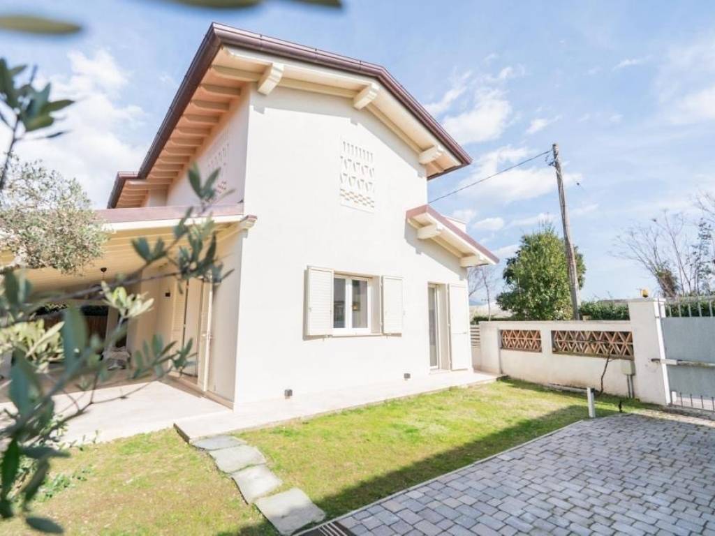 casa indipendente in affitto a Forte dei Marmi