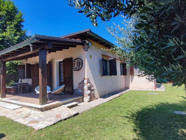 casa indipendente in affitto a Forte dei Marmi in zona Vaiana
