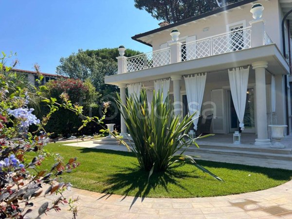 casa indipendente in affitto a Forte dei Marmi in zona Vittoria Apuana