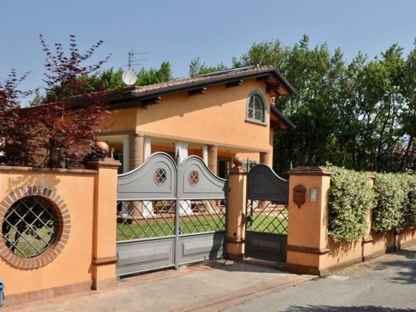 casa indipendente in affitto a Forte dei Marmi in zona Vittoria Apuana