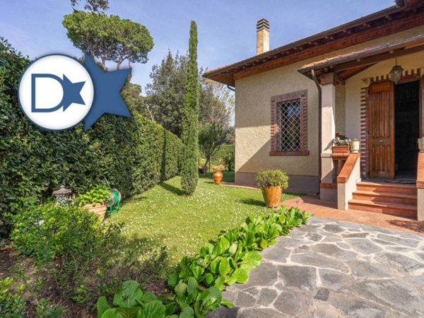 casa indipendente in affitto a Forte dei Marmi in zona Vittoria Apuana