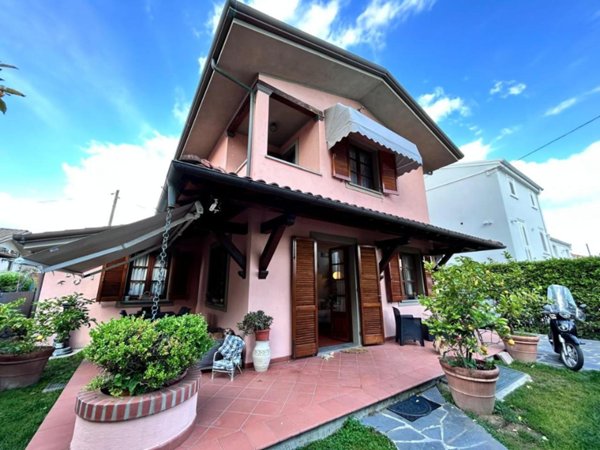 casa indipendente in affitto a Forte dei Marmi