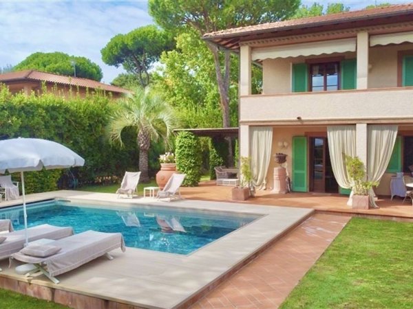 casa indipendente in affitto a Forte dei Marmi in zona Vittoria Apuana