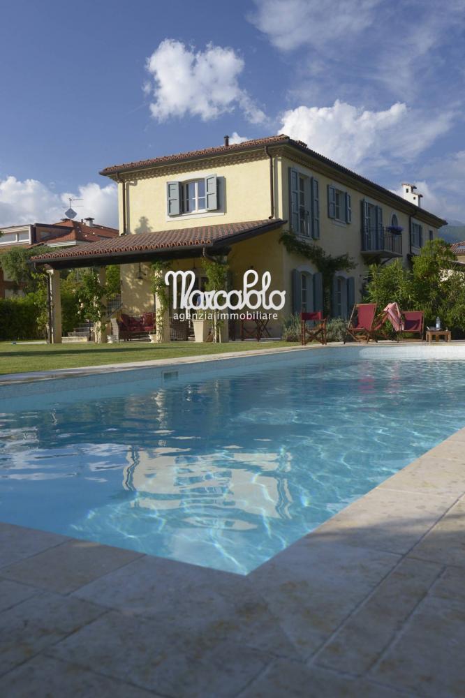 casa indipendente in affitto a Forte dei Marmi in zona Vittoria Apuana