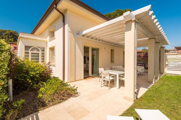 casa indipendente in affitto a Forte dei Marmi