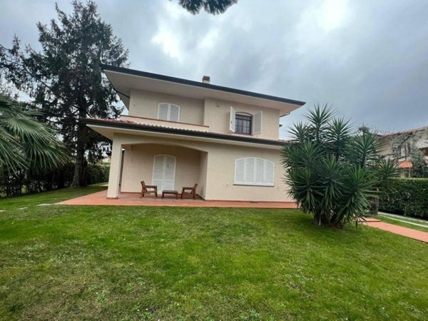 casa indipendente in affitto a Forte dei Marmi