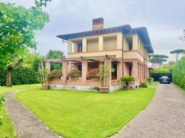 casa indipendente in affitto a Forte dei Marmi in zona Vittoria Apuana