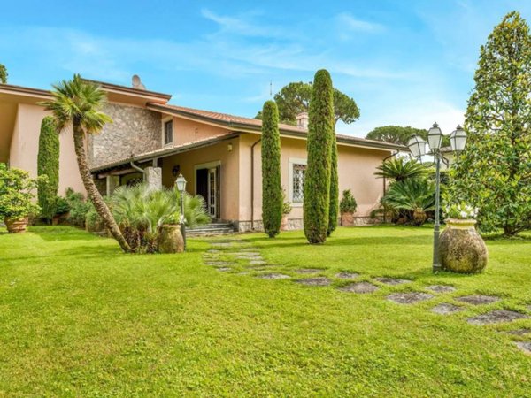 casa indipendente in affitto a Forte dei Marmi in zona Roma Imperiale