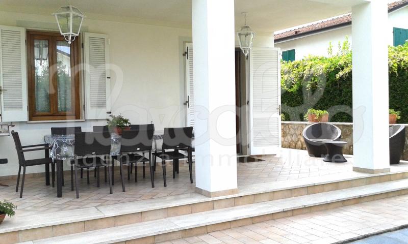 casa indipendente in affitto a Forte dei Marmi in zona Vittoria Apuana