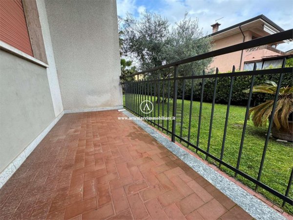 appartamento in affitto a Forte dei Marmi in zona Vaiana