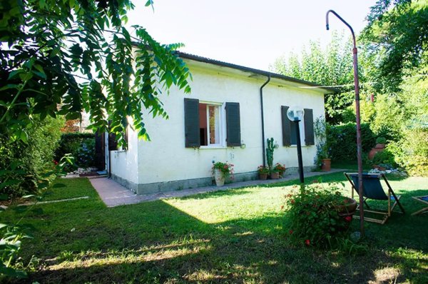 casa indipendente in affitto a Forte dei Marmi in zona Vittoria Apuana