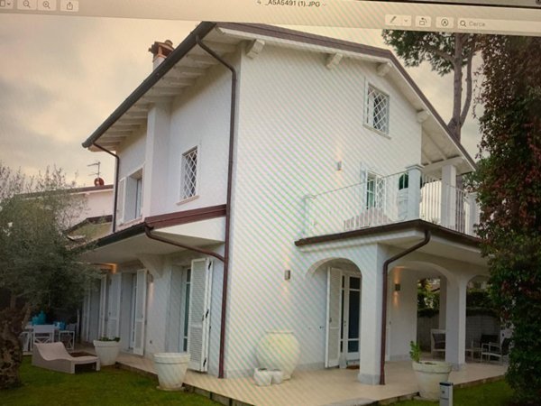 casa indipendente in affitto a Forte dei Marmi in zona Vittoria Apuana