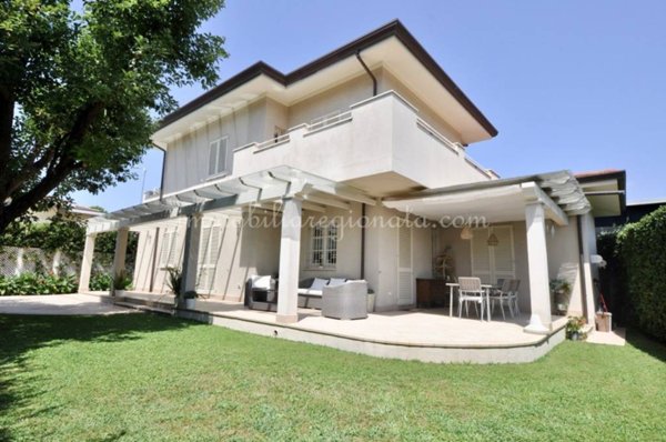 casa indipendente in affitto a Forte dei Marmi