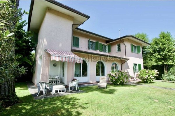 casa indipendente in affitto a Forte dei Marmi