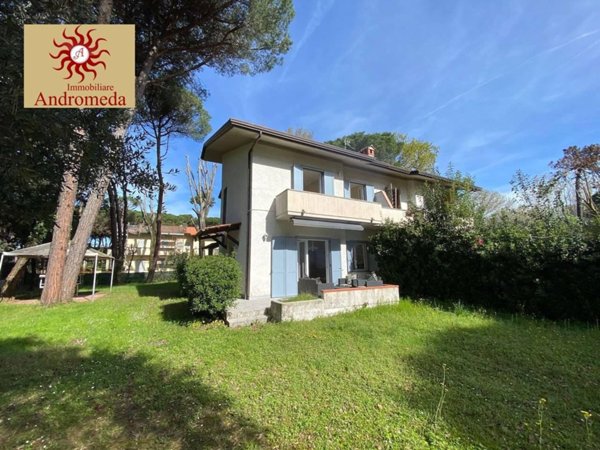 casa indipendente in affitto a Forte dei Marmi in zona Vittoria Apuana