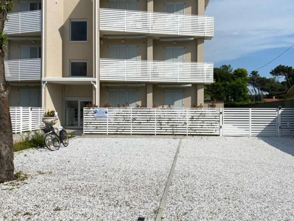 appartamento in affitto a Forte dei Marmi in zona Vittoria Apuana