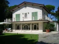 casa indipendente in affitto a Forte dei Marmi in zona Roma Imperiale