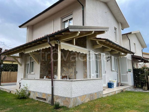 casa indipendente in affitto a Forte dei Marmi