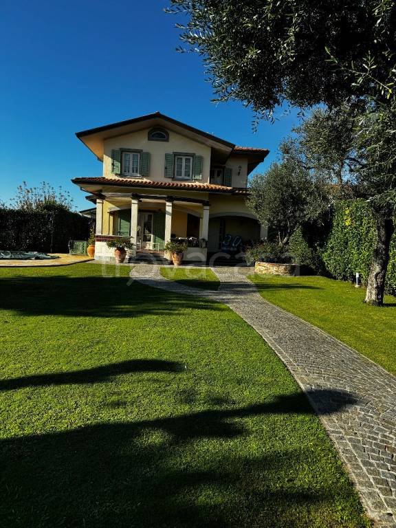 casa indipendente in affitto a Forte dei Marmi