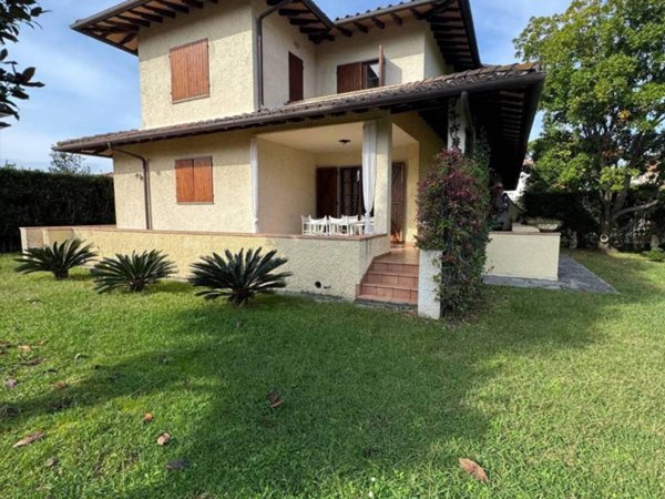 casa indipendente in affitto a Forte dei Marmi