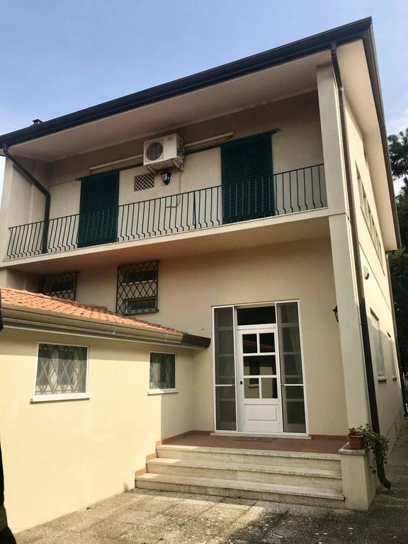casa indipendente in affitto a Forte dei Marmi