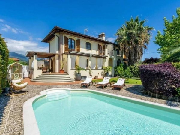 casa indipendente in affitto a Forte dei Marmi