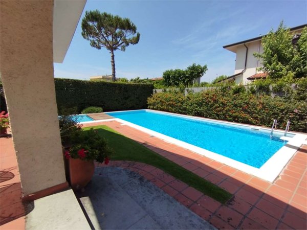 casa indipendente in affitto a Forte dei Marmi in zona Vaiana