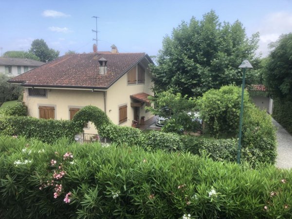 negozio in affitto a Forte dei Marmi