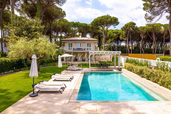 casa indipendente in affitto a Forte dei Marmi in zona Vittoria Apuana