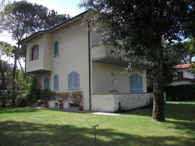 casa indipendente in affitto a Forte dei Marmi in zona Vittoria Apuana