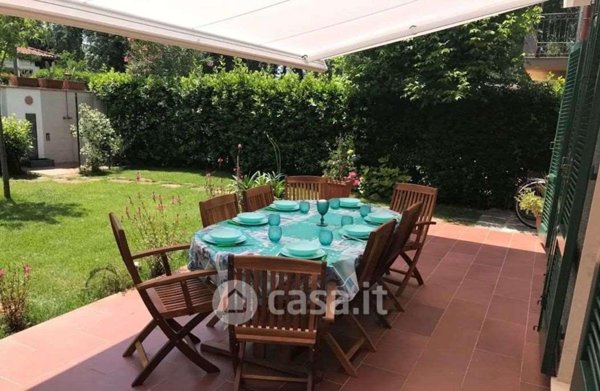 casa indipendente in affitto a Forte dei Marmi in zona Vittoria Apuana