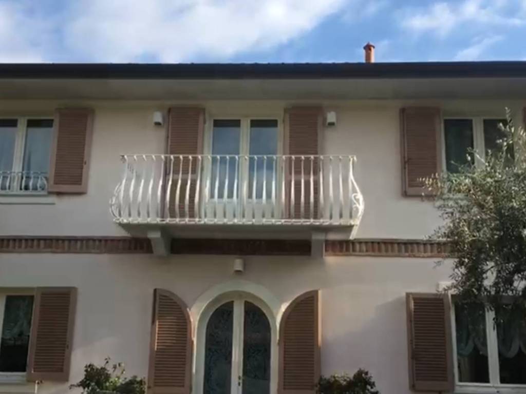 casa indipendente in affitto a Forte dei Marmi in zona Vittoria Apuana