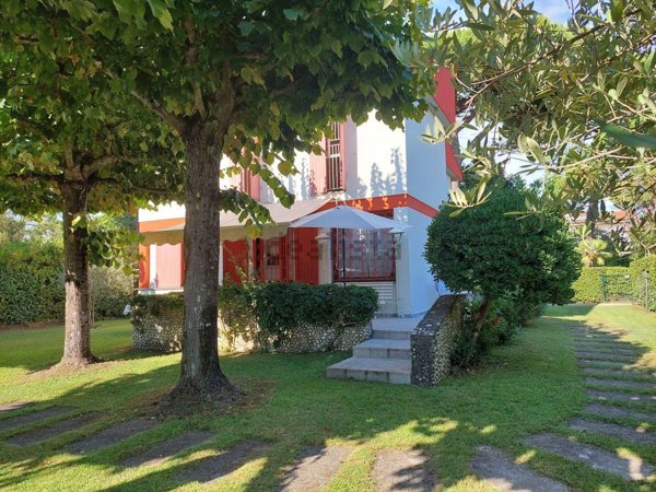 casa indipendente in affitto a Forte dei Marmi in zona Vittoria Apuana