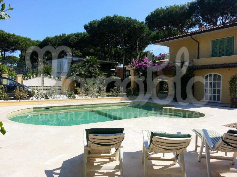 casa indipendente in affitto a Forte dei Marmi in zona Vittoria Apuana