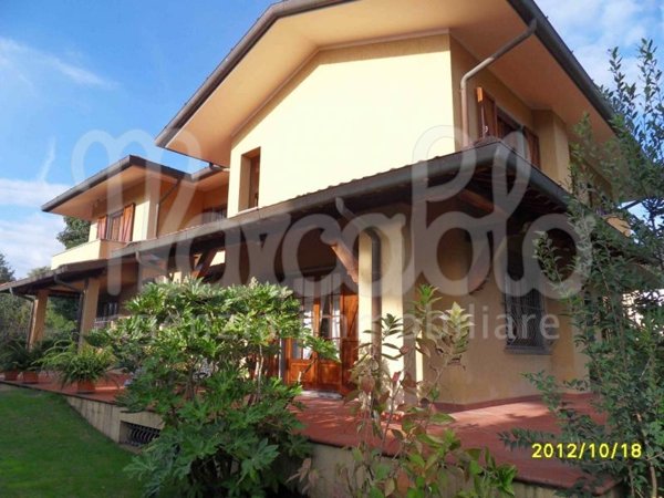 casa indipendente in affitto a Forte dei Marmi in zona Roma Imperiale