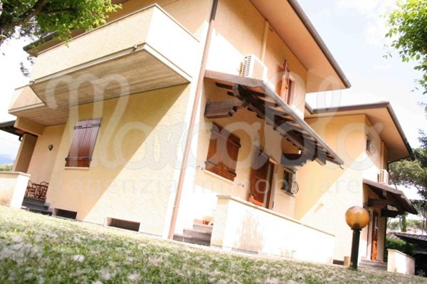casa indipendente in affitto a Forte dei Marmi in zona Roma Imperiale
